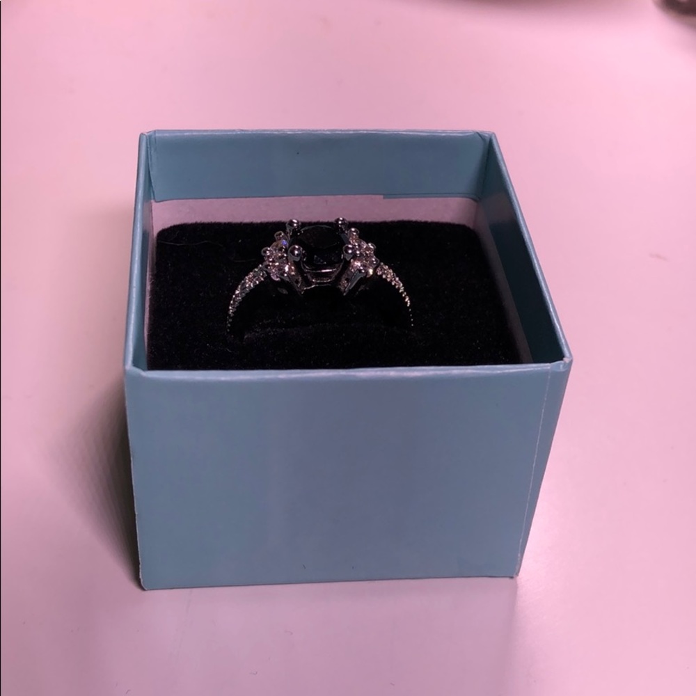 Sterling silver black sapphire ring - Picture 3 of 5